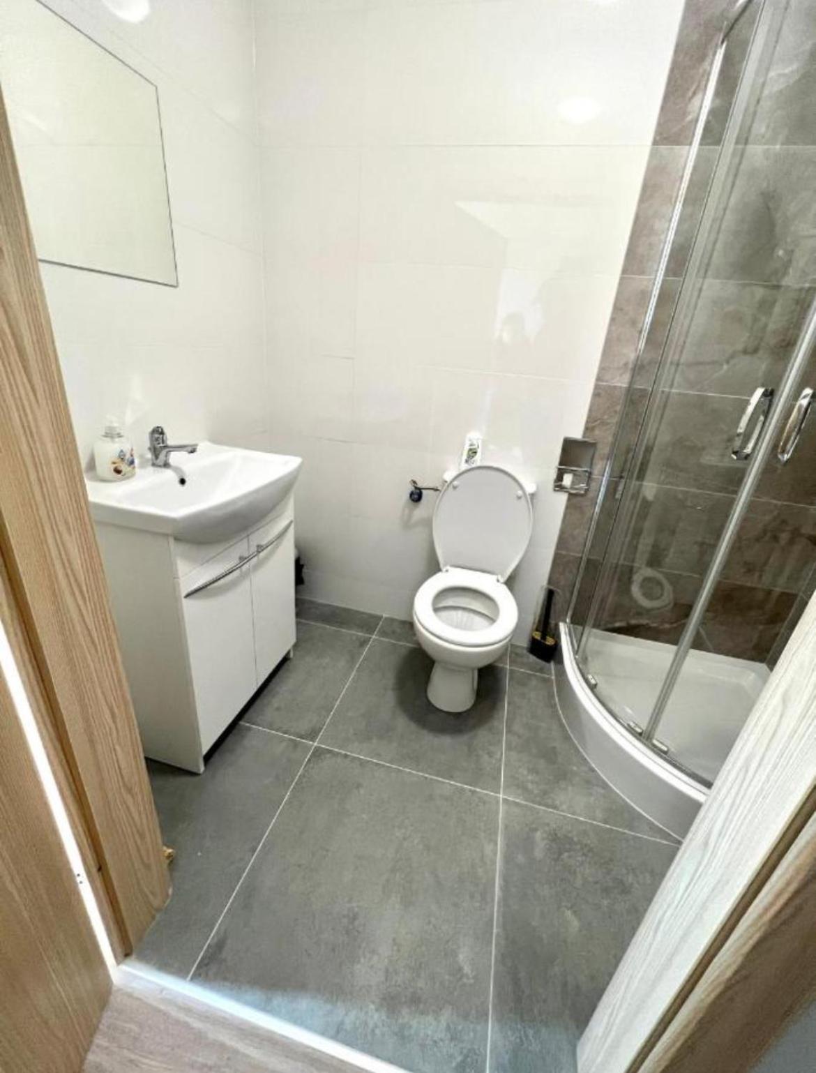 Osper Rooms Lomza Bagian luar foto